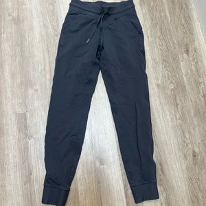 Lululemon charcoal gray fleece lined joggers.  Size 4.  90% cotton 10% elastane.
